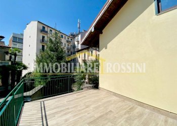 Balcone - Three-room apartment via Camillo Benso di Cavour, 38, Varese - photo 35