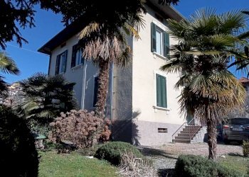 Facciata - Villa via Lunga, 1, Gemonio - foto 2