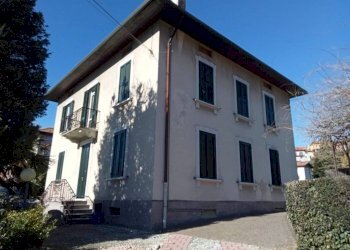 Facciata - Villa via Lunga, 1, Gemonio - foto 12