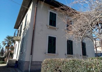 Facciata - Villa via Lunga, 1, Gemonio - foto 13