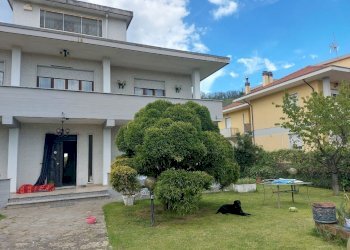 li2.jpg - Villa Licciana Nardi - foto 2