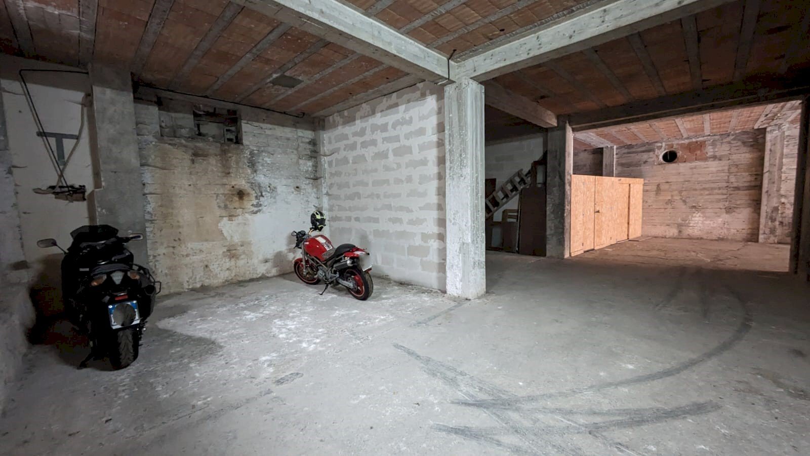 Motorcycle Parking Via Giovanni Berta, 80, Isernia - photo 1