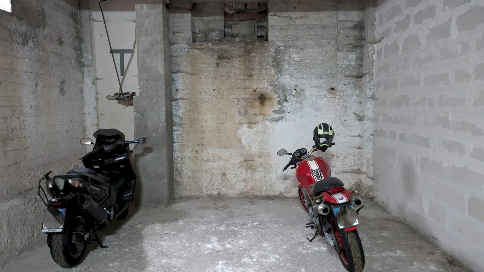 Motorcycle Parking Via Giovanni Berta, 80, Isernia - photo 2