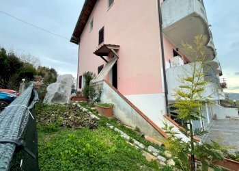 Giardino - Trilocale via Provinciale, Montefiore Conca - foto 1