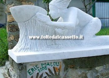 Tendola_fontanella_artistica_450x600_con_scultura_ - Casa semi indipendente Fosdinovo - foto 5