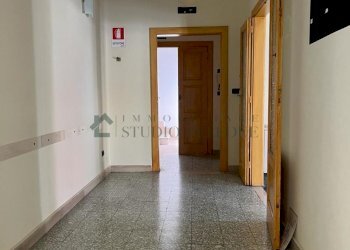 disimpegno - Villa Piazza Unità d'Italia 25, Sannicandro di Bari - foto 13