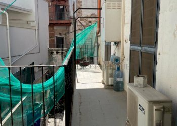 balcone interno - Villa Piazza Unità d'Italia 25, Sannicandro di Bari - foto 16