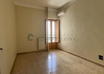 camera - Villa Piazza Unità d'Italia 25, Sannicandro di Bari - foto 19