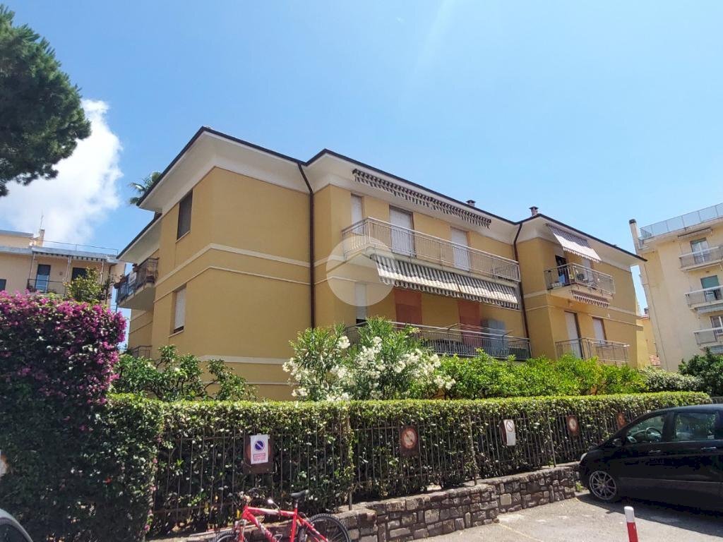 Three-room apartment Via Generale Ardoino, Diano Marina - photo 1