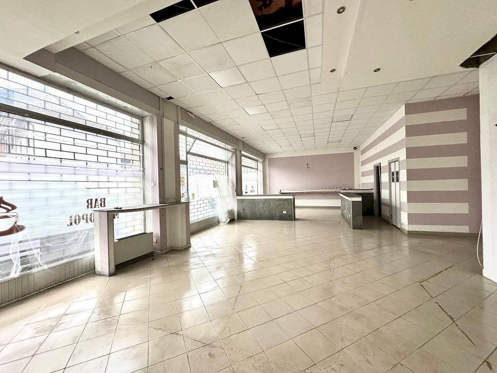 Interno non residenziale - Shop via Novara, 67, Borgomanero - photo 2