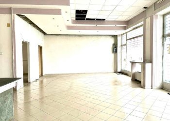 Interno non residenziale - Negozio via Novara, 67, Borgomanero - foto 3