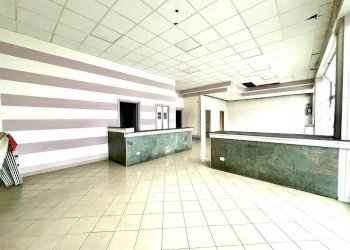 Interno non residenziale - Negozio via Novara, 67, Borgomanero - foto 4