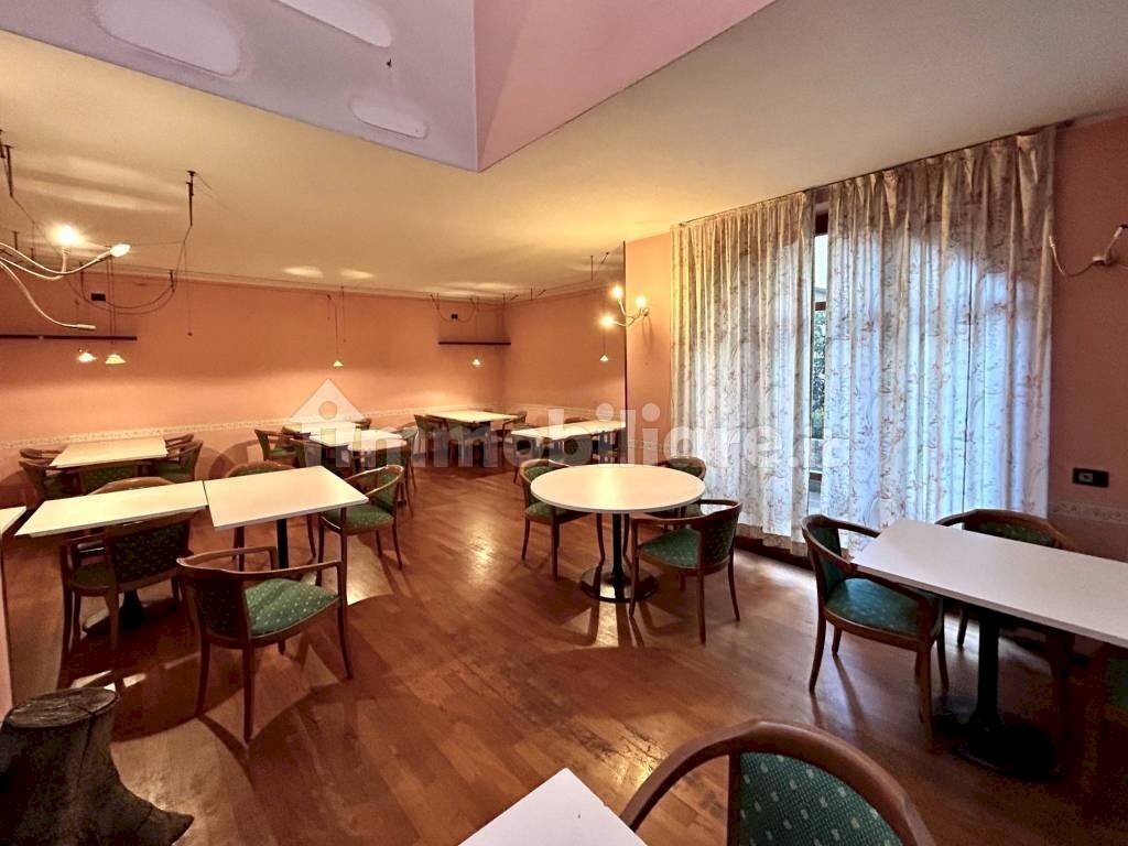 Salone - Ufficio via Francesco Adobati, Alzano Lombardo - foto 1
