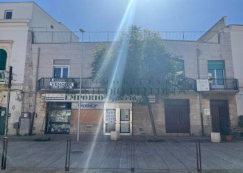 facciata - Villa Piazza Unità d'Italia 45, Sannicandro di Bari - foto 22