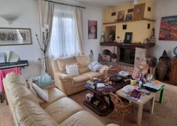 WhatsApp Image 2024-02-22 at 10.18.28 (1).jpeg - Villa Via Pellini 1A, Carrara - foto 1