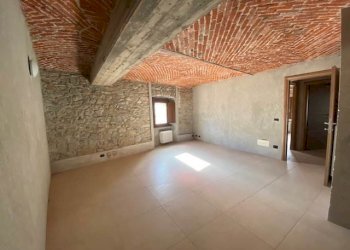 Three-room apartment Via Caduti della Libertà 1, Verrès - photo 1