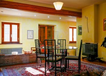 Ex casale in zona Montecarlo (1).jpg - Casale Via di San Martino, Porcari - foto 10