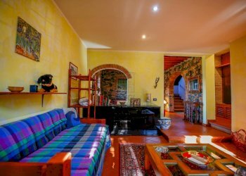 Ex casale in zona Montecarlo (15).jpg - Casale Via di San Martino, Porcari - foto 14