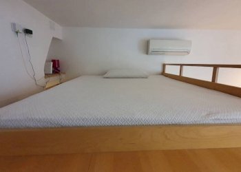 Camera da letto - Monolocale piazza Lavagna, 2, Genova (zona Centro Storico) - foto 10
