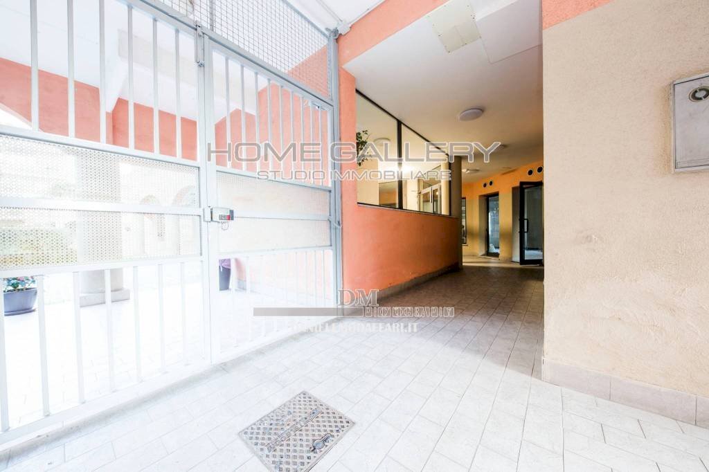 Interno palazzo - Shop via Piacenza, 73, Genova - photo 3