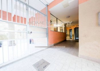 Interno palazzo - Shop via Piacenza, 73, Genova - photo 3