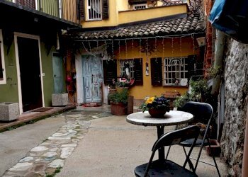 Cortile interno - Casa indipendente Moncalvo - foto 1