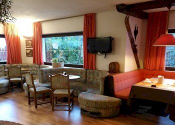 Salone - Stable - Palace via Montenero, Bardonecchia - photo 2