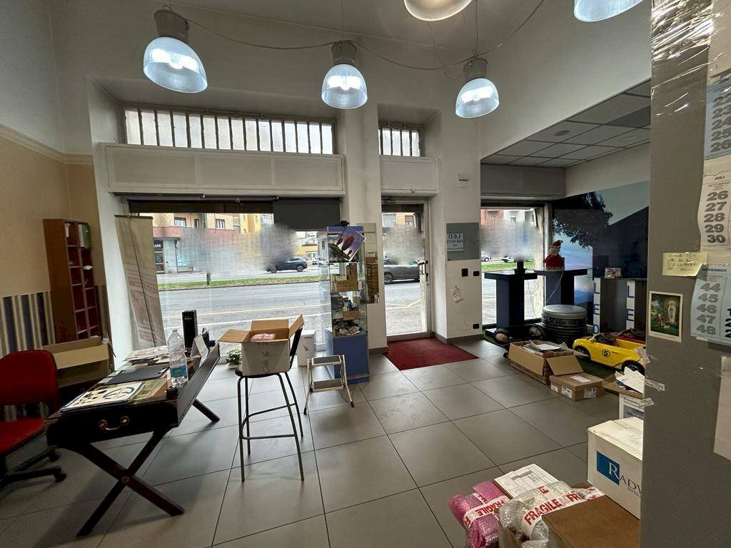 Interno non residenziale - Negozio via Francesco De Sanctis, 60, Torino - foto 3