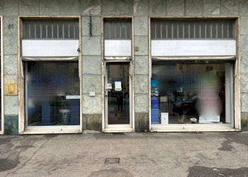 Facciata - Negozio via Francesco De Sanctis, 60, Torino - foto 1