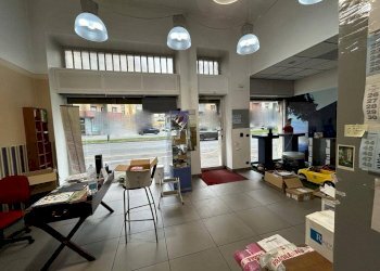 Interno non residenziale - Negozio via Francesco De Sanctis, 60, Torino - foto 3