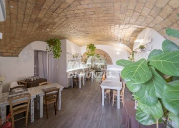 _DSC5402.jpg - Locale Commerciale Largo Augusto Panizza, Frascati - foto 3