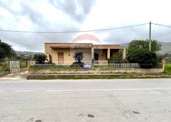 Casa indipendente Via Dei Marmi, Valderice - foto 1