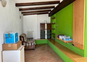 Stanza arredata - Bilocale Rue du Coutumier, Aosta - foto 5