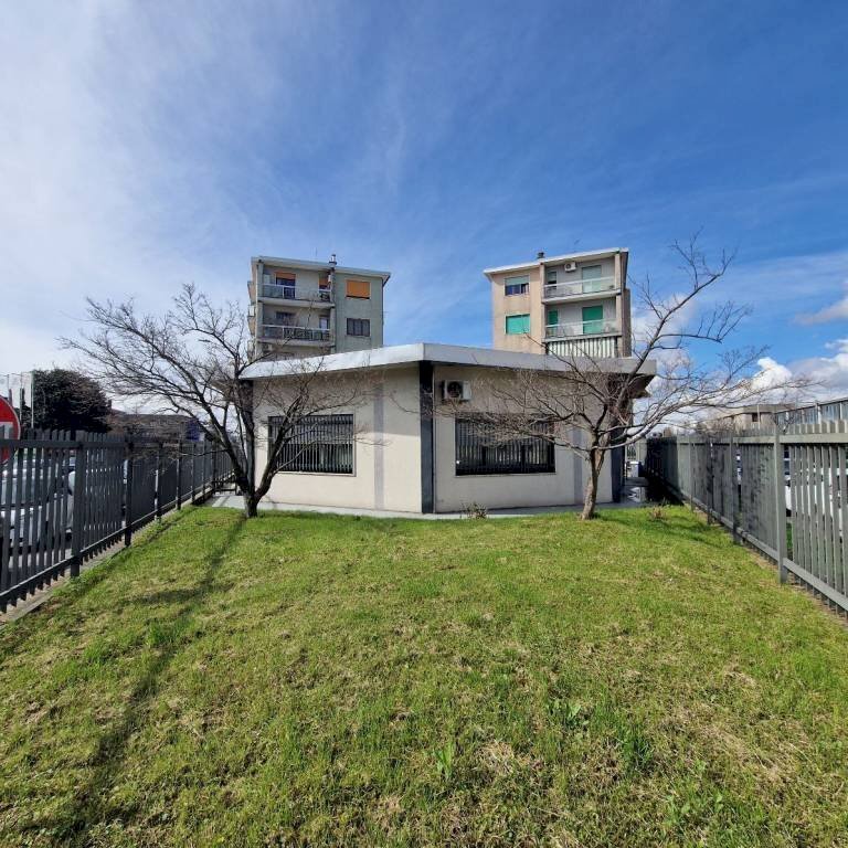 . - Ufficio via Varese, 2, Lainate - foto 2