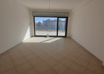 interno 3.3.jpg - Locale Commerciale Via UmbertoPiazza Borsellino 400, Canicattini Bagni - foto 5