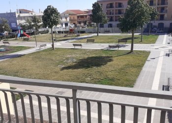 pzza Borsellino - Locale Commerciale Via UmbertoPiazza Borsellino 400, Canicattini Bagni - foto 10