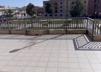 area di pertinenza.jpg - Locale Commerciale Via UmbertoPiazza Borsellino 400, Canicattini Bagni - foto 11