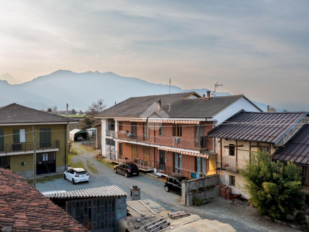 Four-room apartment Via Servour, Revello - photo 3