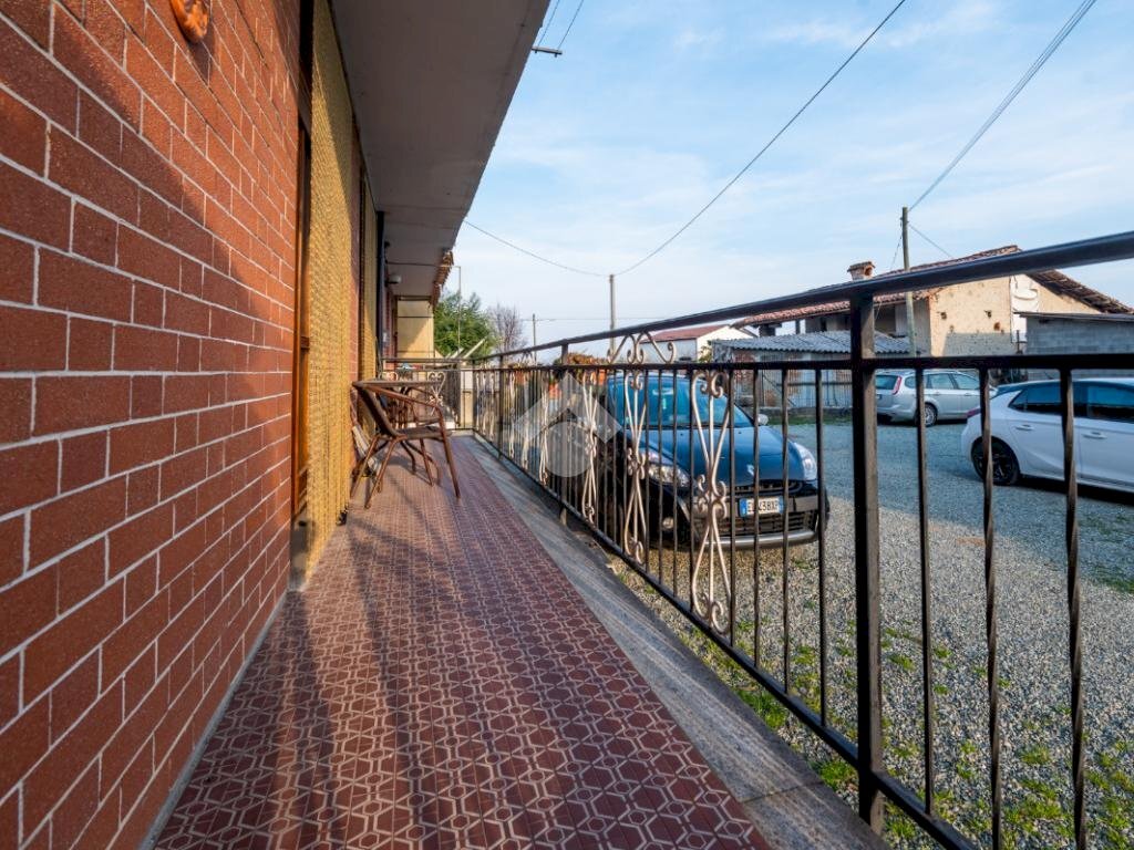 Four-room apartment Via Servour, Revello - photo 2