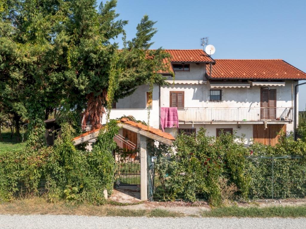 Independent house Via Nitte, Revello - photo 2