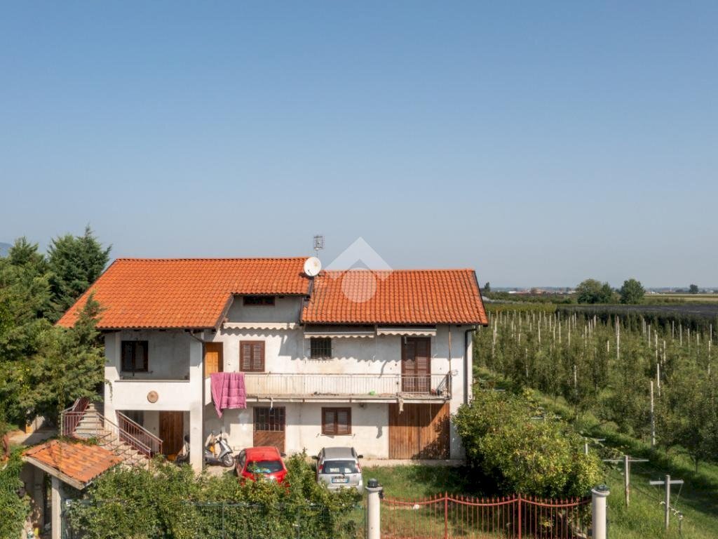 Independent house Via Nitte, Revello - photo 1