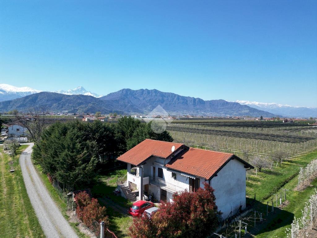 Independent house Via Nitte, Revello - photo 1
