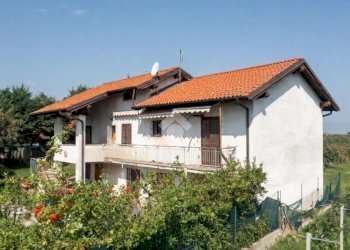 Independent house Via Nitte, Revello - photo 9
