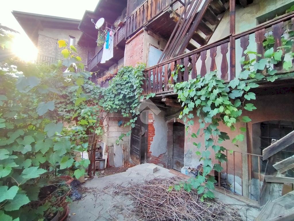Casa semi indipendente Via Ponte Romano, Aosta - foto 2