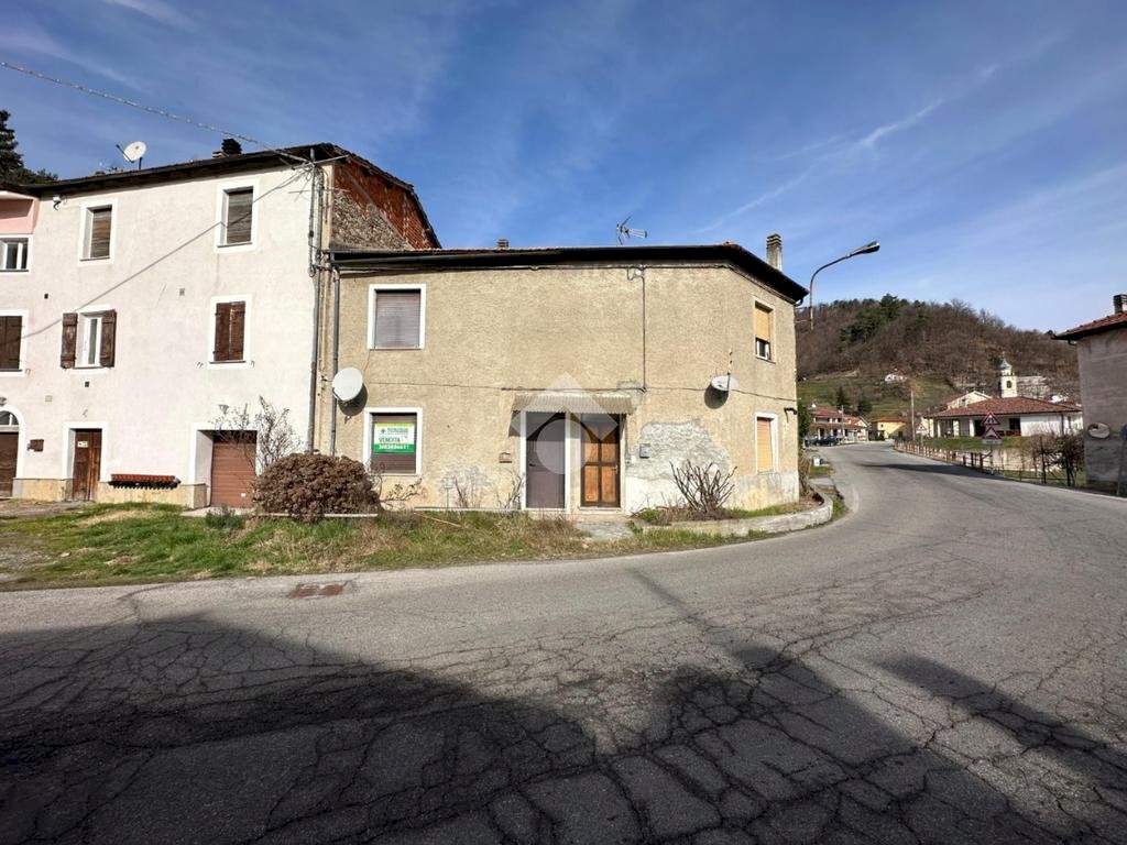 Casa semi indipendente Via Damonte, Pallare - foto 1