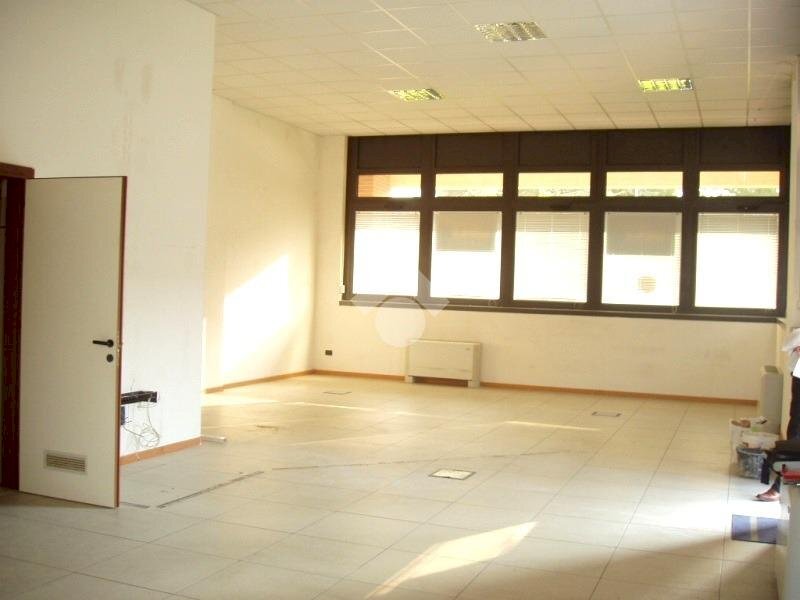 Ufficio via Brini, Bologna (zona Corticella) - foto 2