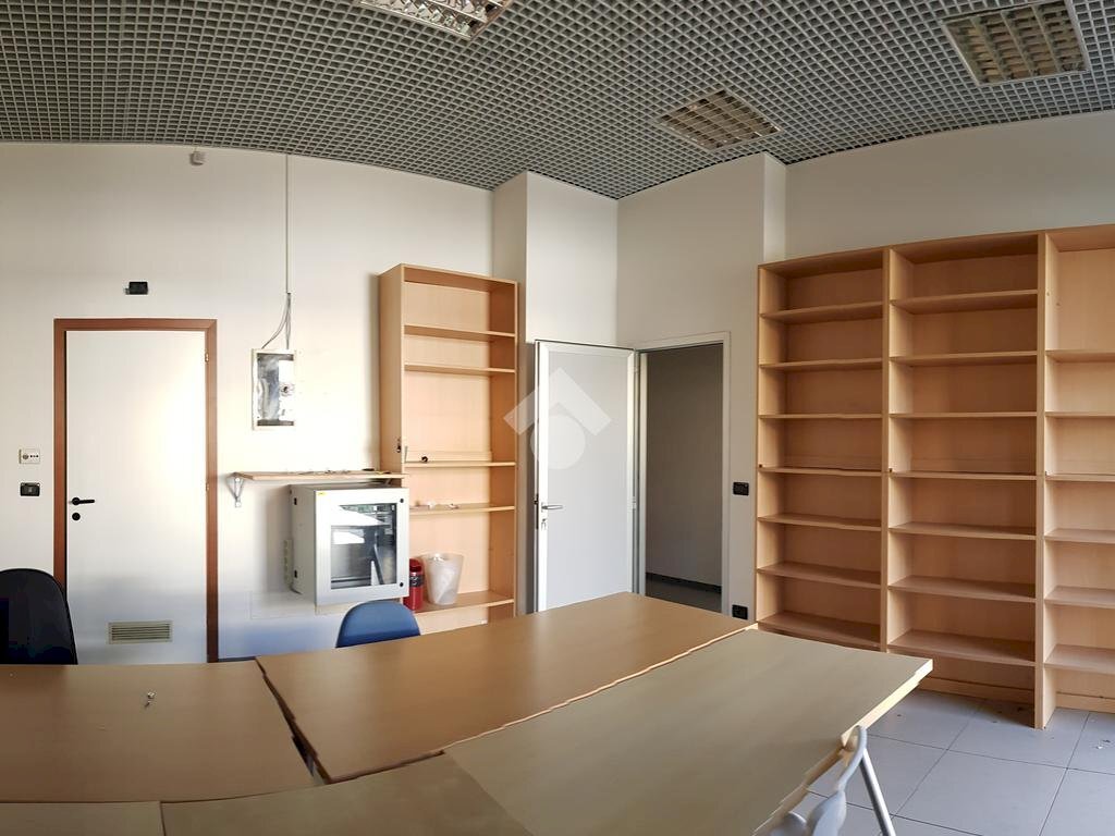Ufficio via Brini, Bologna (zona Corticella) - foto 3