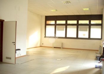 Ufficio via Brini, Bologna (zona Corticella) - foto 2