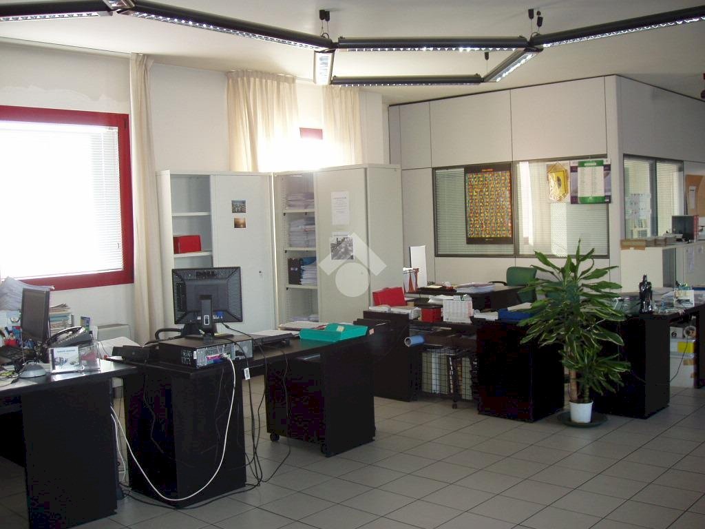 Office viale Togliatti, Bologna (neighborhood Borgo Panigale) - photo 3