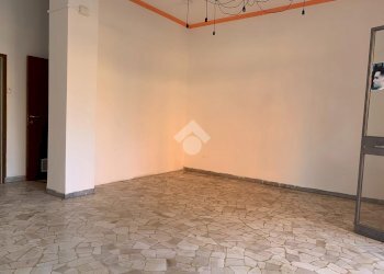 Shop Via Agucchi, Bologna (neighborhood Battindarno) - photo 2